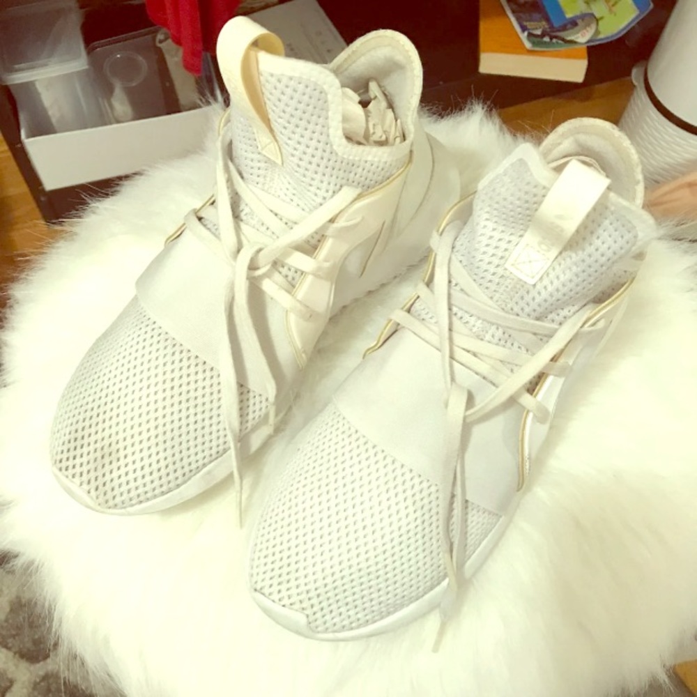 ADIDAS ATHLETIC SHOES